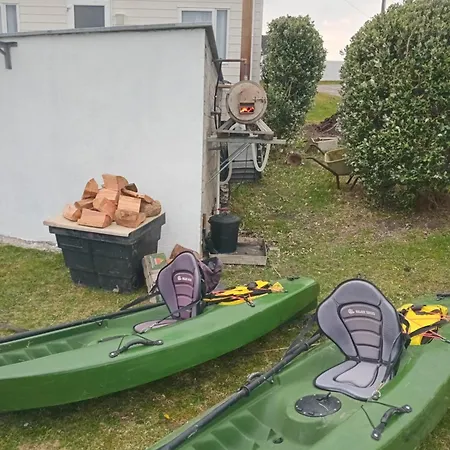 Cascade & Hot Tub F94 H0fr Semesterbostad Donegal Town