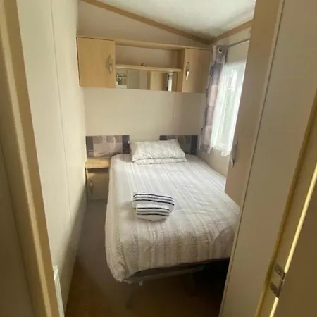 Cascade & Hot Tub F94 H0fr بيت للعطل