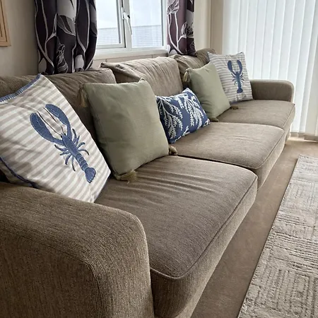 Cascade & Hot Tub F94 H0fr