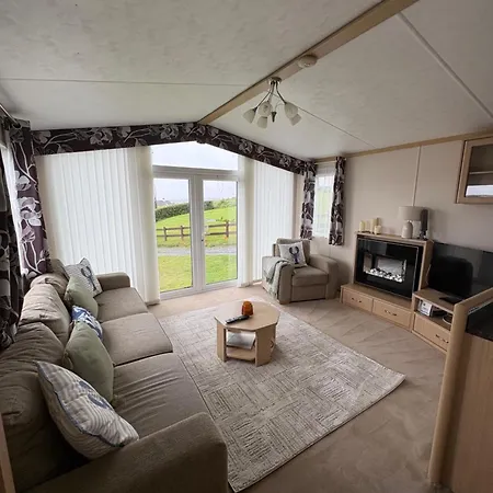 Cascade & Hot Tub F94 H0fr Semesterbostad Donegal Town