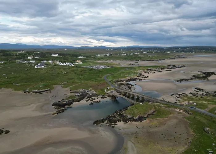 Cascade & Hot Tub F94 H0fr