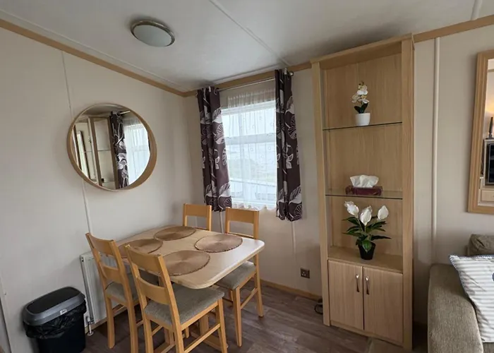 Cascade & Hot Tub F94 H0fr *